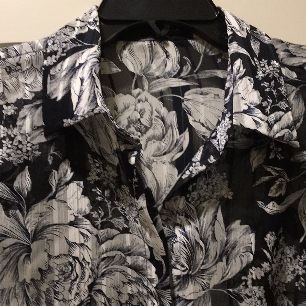 Ann Taylor Sheer Floral Button down - Picture 2 of 4